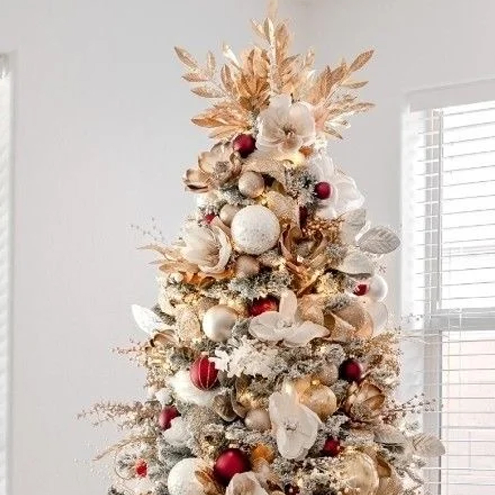 Заснеженная Новогодняя Ель с золотыми листьями и цветами в комплекте