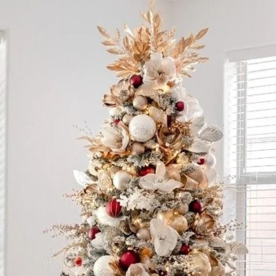 Заснеженная Новогодняя Ель с золотыми листьями и цветами в комплекте