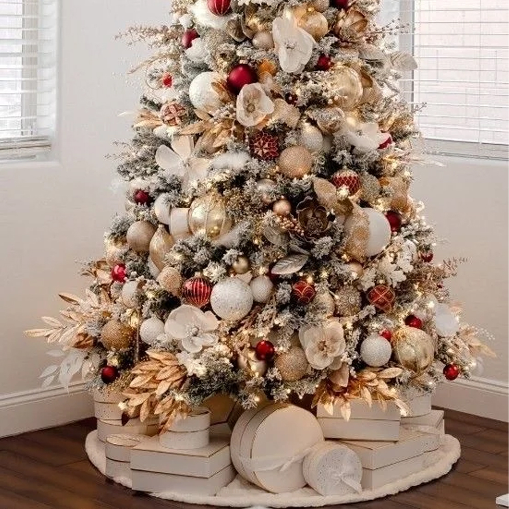 Заснеженная Новогодняя Ель с золотыми листьями и цветами в комплекте