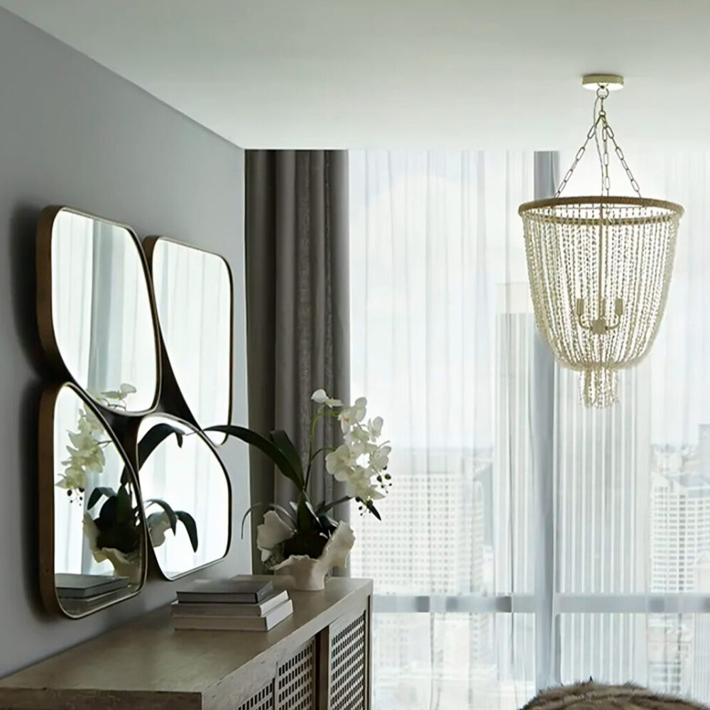 Зеркало в ассиметричной раме золотистого цвета Chaotic