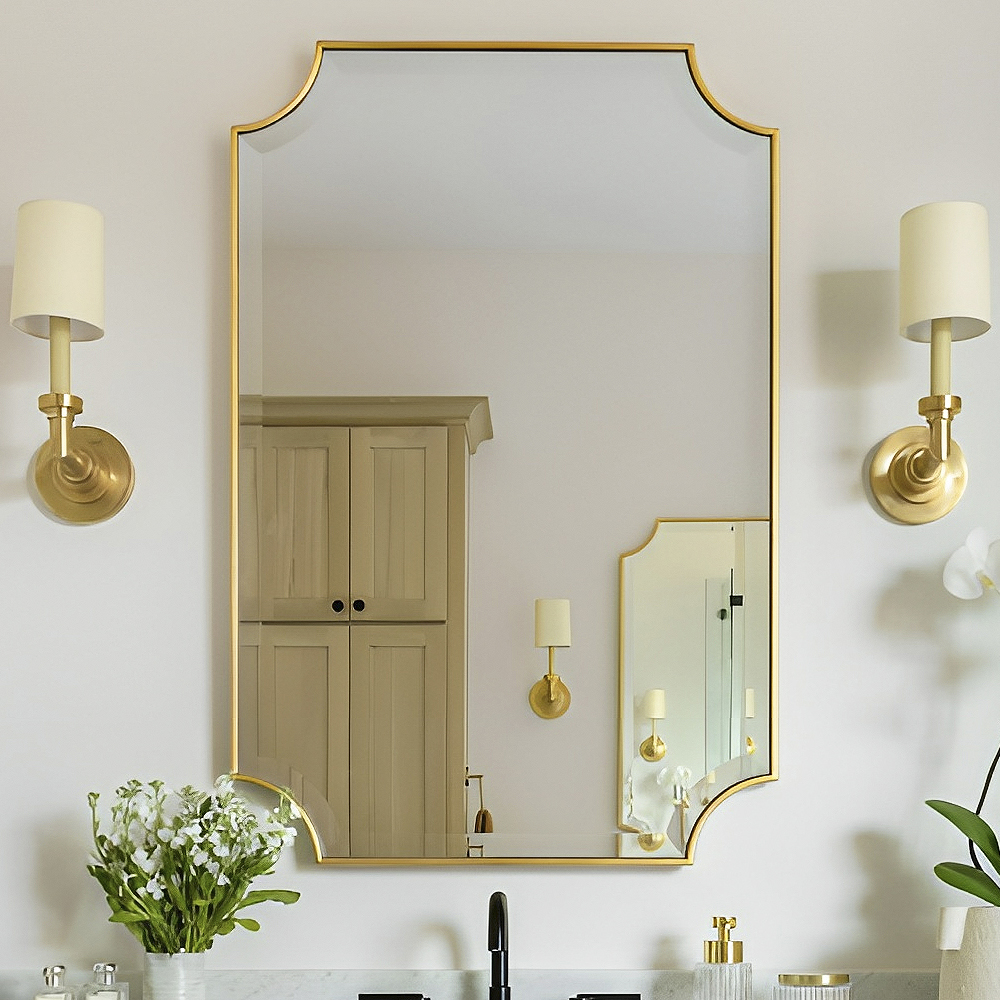 Зеркало в золотой деревянной раме Riviera