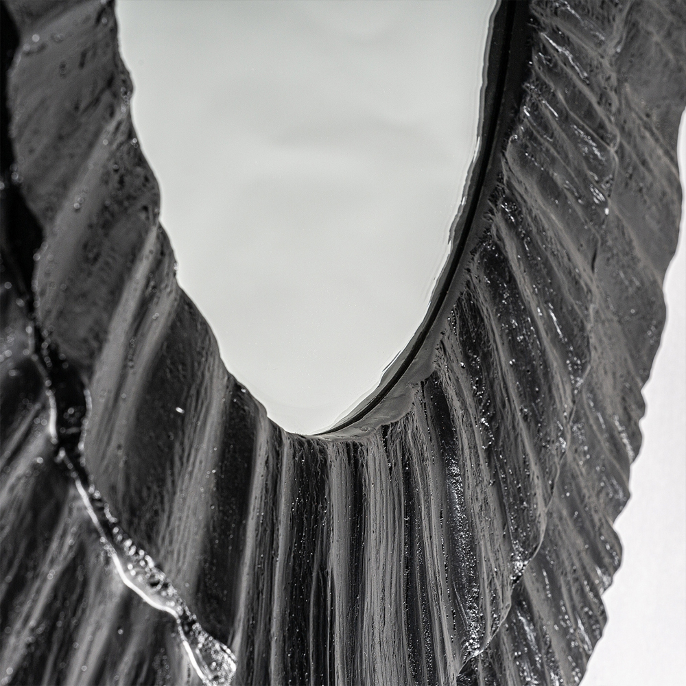 Зеркало в фактурной черной раме в современном стиле Black Maelstrom