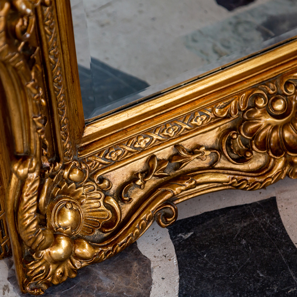 Зеркало настенное золотое с резным орнаментом Classic Ornament Mirror