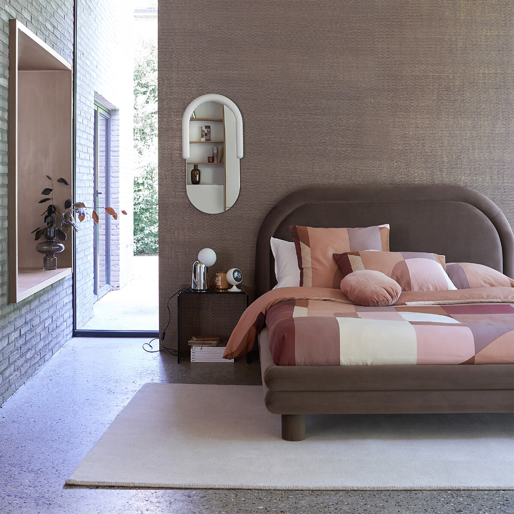 Зеркало овальное Curved Furniture бежевое