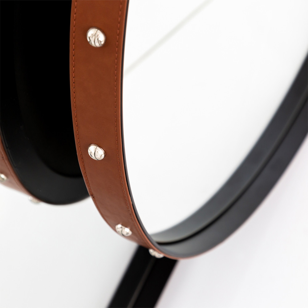 Зеркало овальное в металлической раме с кожаной отделкой Loft in Reflection