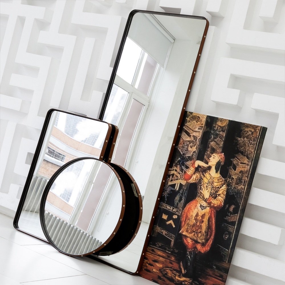 Зеркало овальное в металлической раме с кожаной отделкой Loft in Reflection