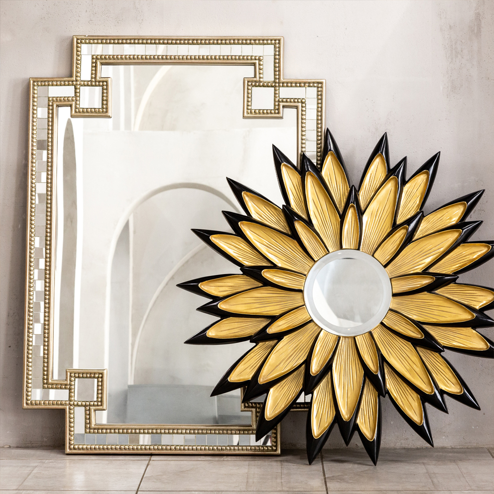 Зеркало-солнце в раме золотого и черного цвета Rays of Peace