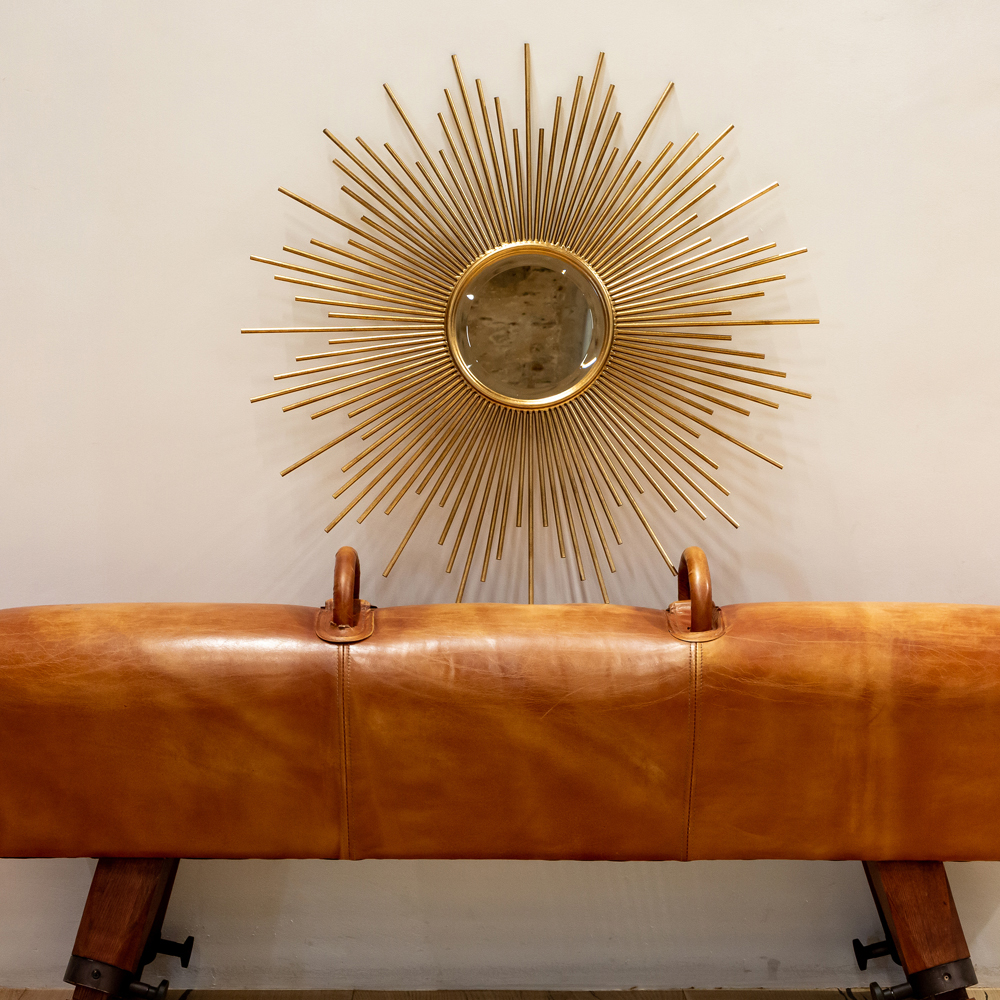 Зеркало-солнце круглое в раме из металла с золотыми с лучами Rays of Peace