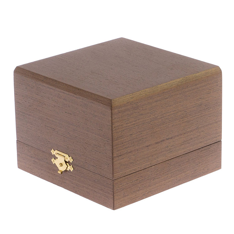 Икорница с декором "Осетр" с гравировкой на подставке из натурального камня Агат Decorative Cavair Dishes