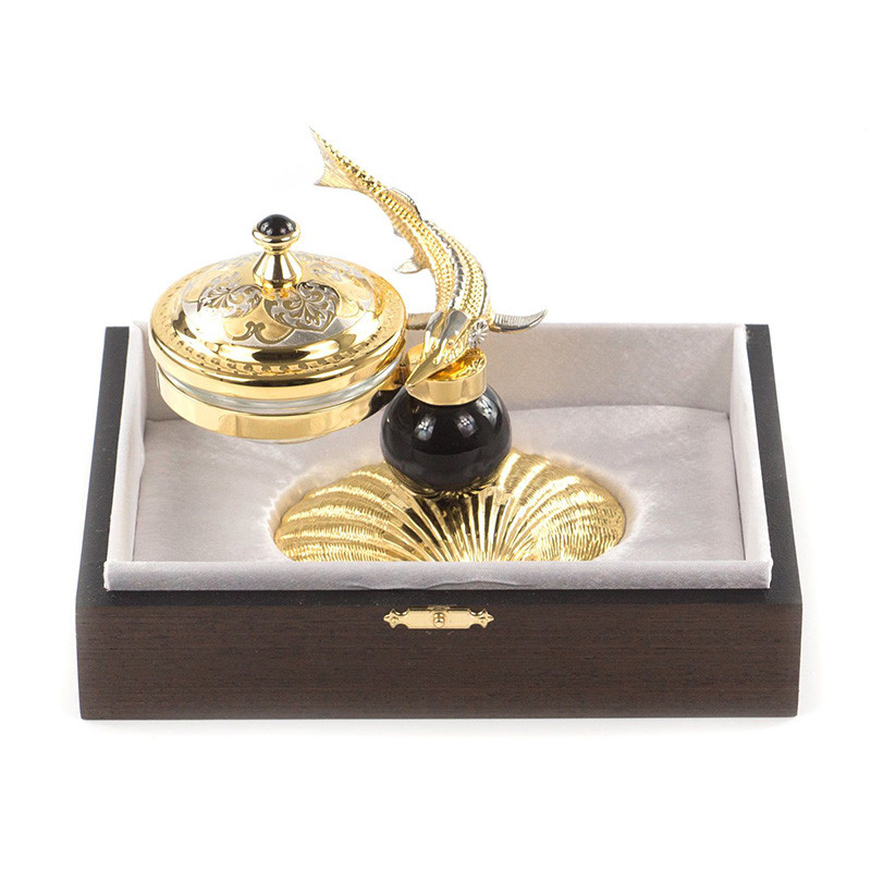 Икорница с декором "Стерлядка на ракушке" с гравировкой на подставке из натурального камня Обсидиан Decorative Cavair Dishes