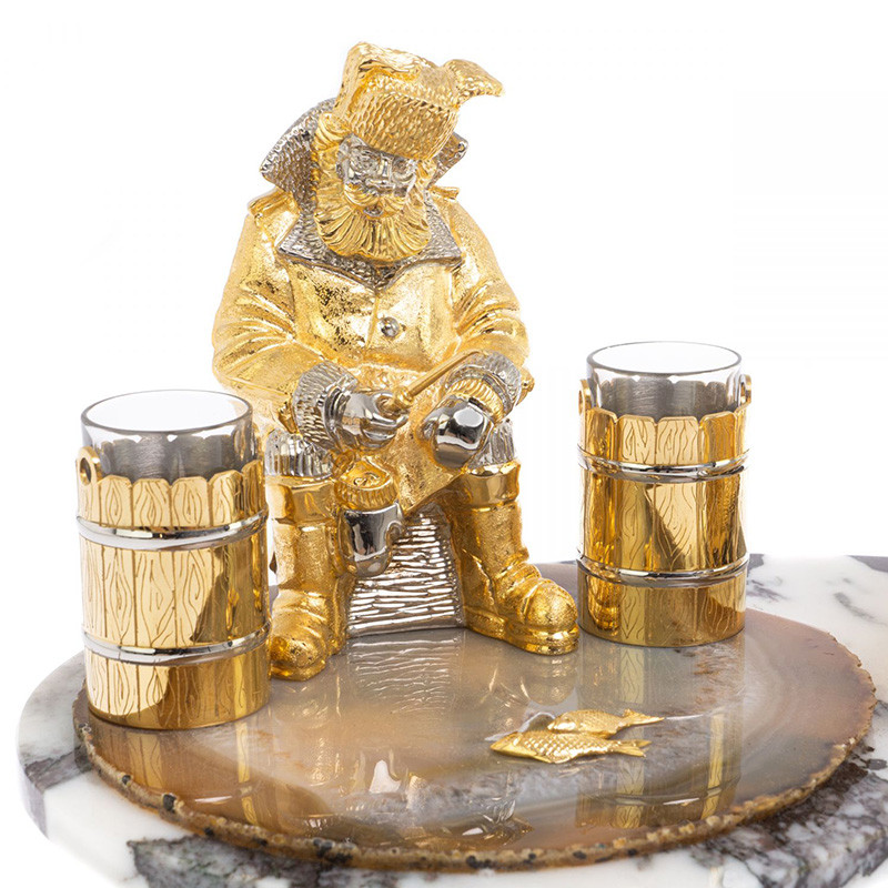 Икорница со стопками с декором "Рыбак с санями" с гравировкой на подставке из натуральных камней Агат Мрамор Decorative Cavair Dishes