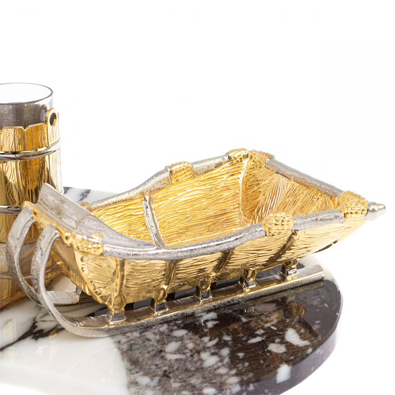 Икорница со стопками с декором "Рыбак с санями" с гравировкой на подставке из натуральных камней Агат Мрамор Decorative Cavair Dishes