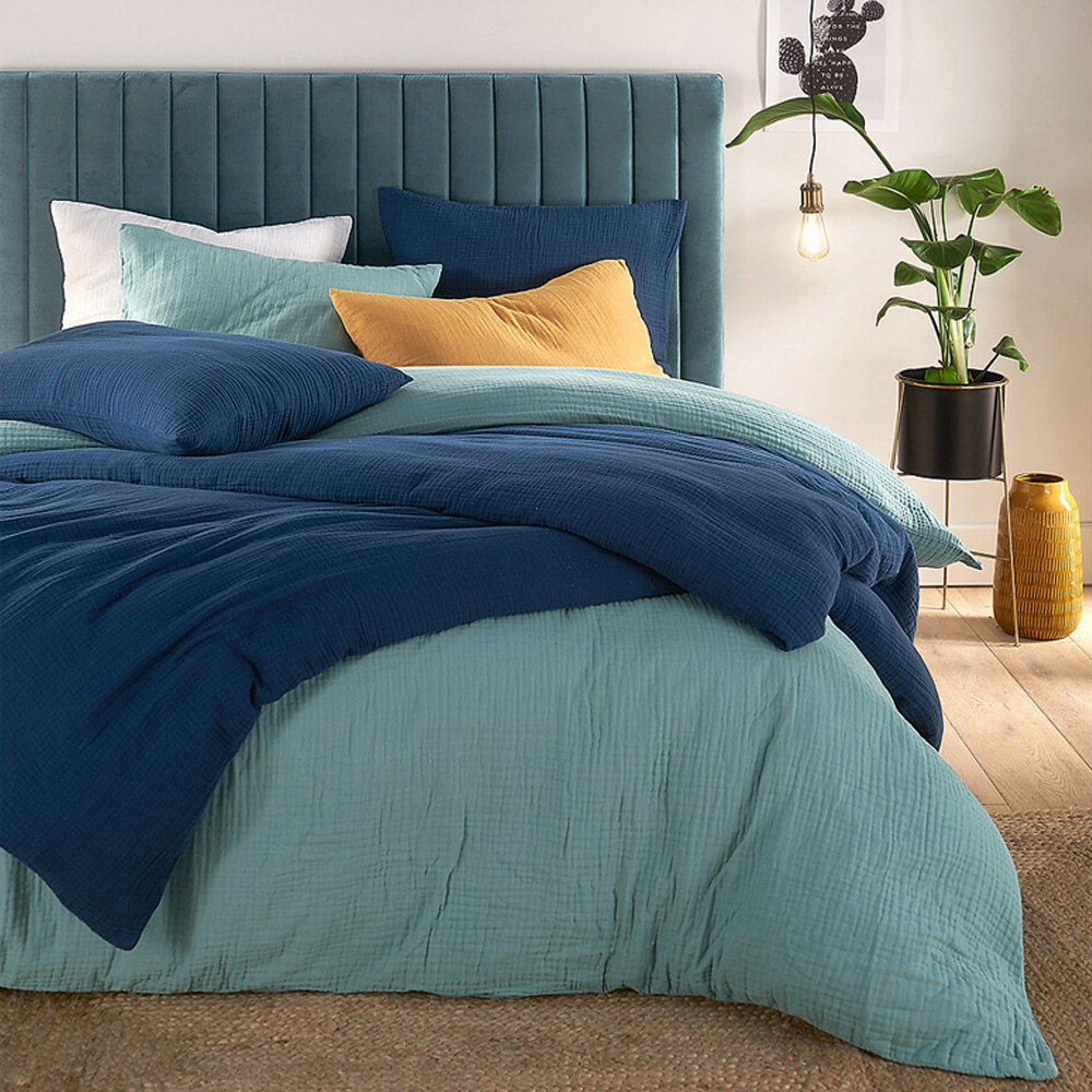 Кашпо из металла и латуни Elegance Elevated Planters черное