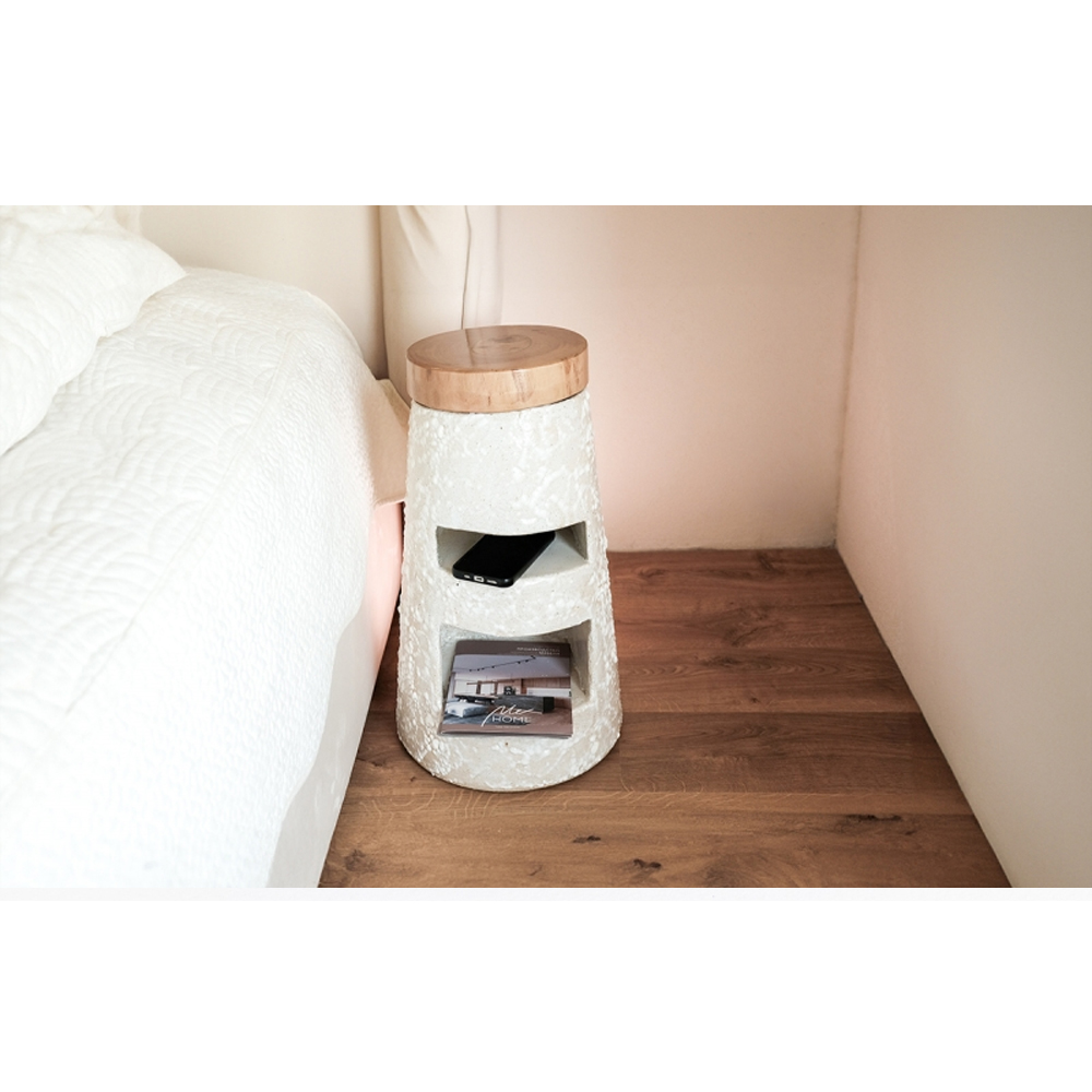 Керамический столик с деревянной столешницей "Пешка"