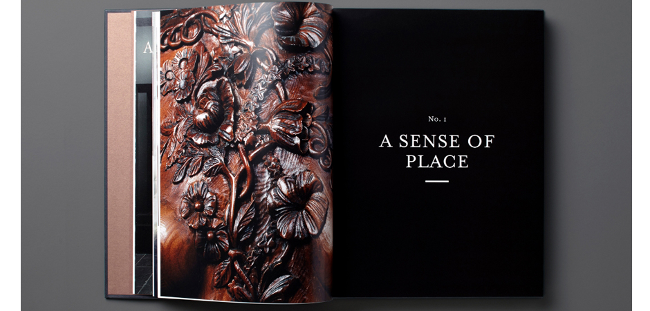 Книга ALEXANDER MCQUEEN book