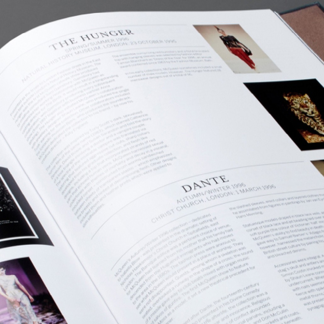 Книга ALEXANDER MCQUEEN book