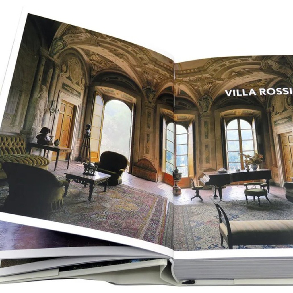 Книга Living in Tuscany