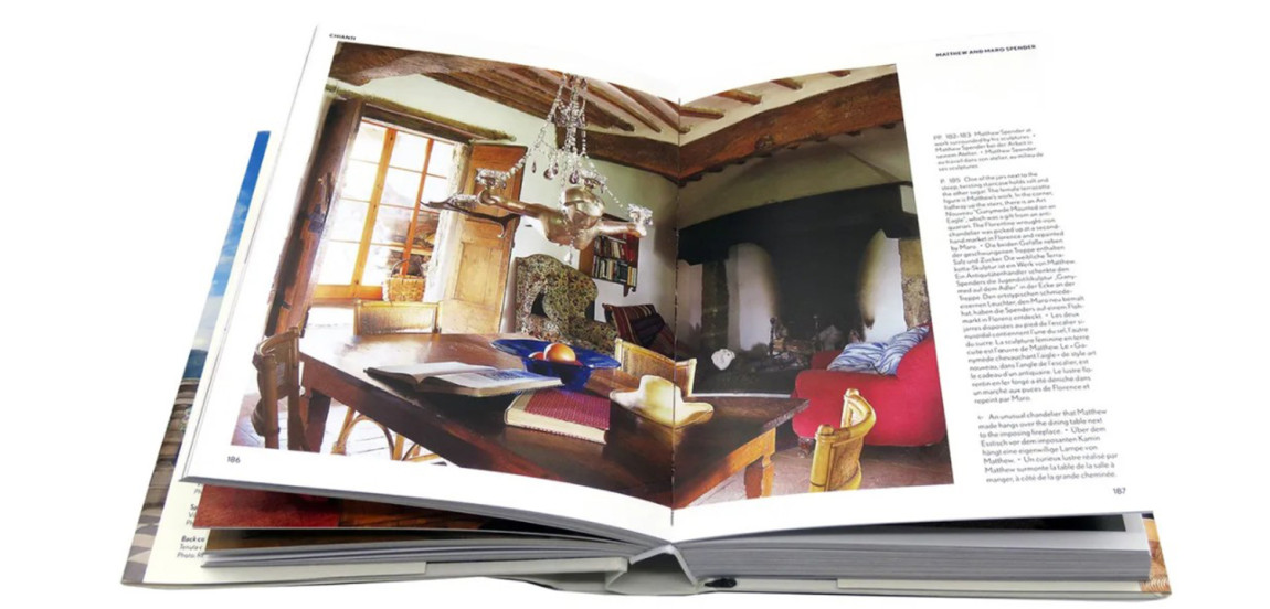 Книга Living in Tuscany
