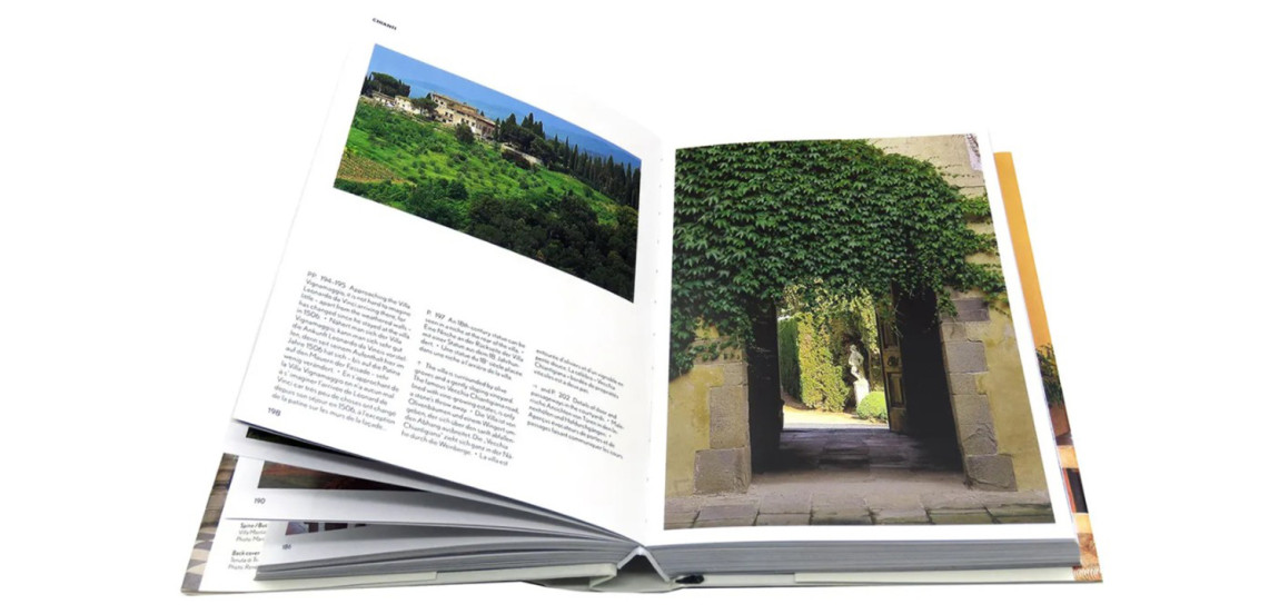 Книга Living in Tuscany
