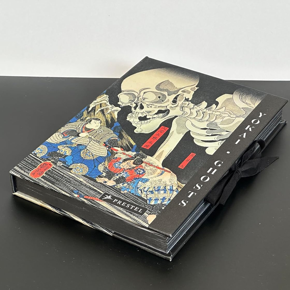 Книга о сверхъестественных существах японской мифологии Yokai Ghosts. By the Great Masters of Japanese Woodblock