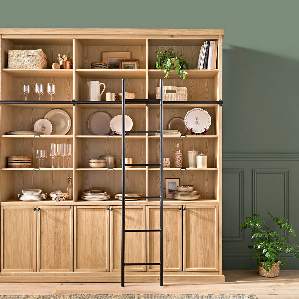Книжный шкаф из массива сосны с металлической лестницей Burton Wood Cabinet