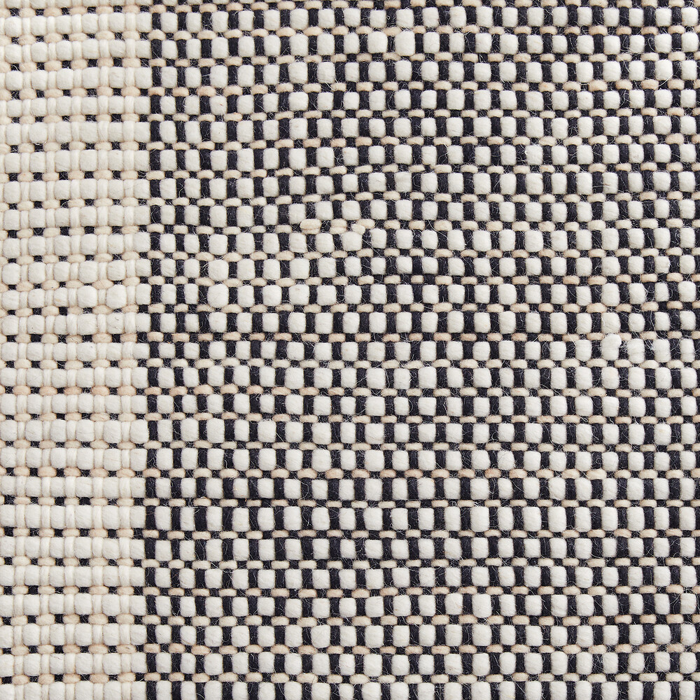 Ковер Woven from Wool с бахромой по краям