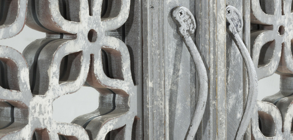 Комод в стиле прованс с декорированным резным фасадом Asger Provence Chest of Drawers