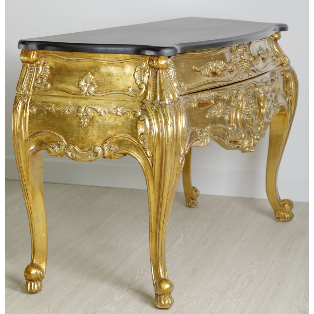 Комод деревянный в винтажном стиле A gold bar