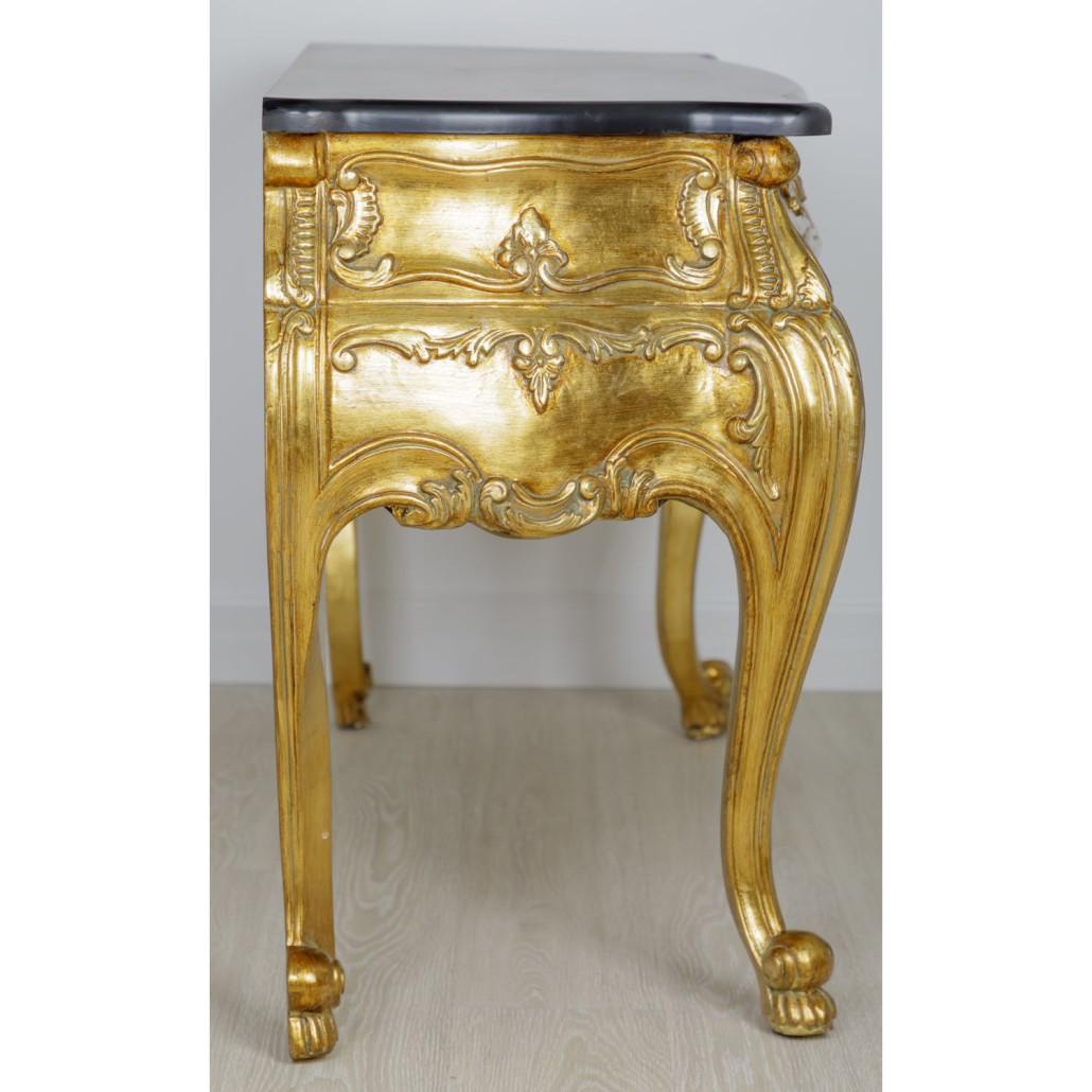 Комод деревянный в винтажном стиле A gold bar