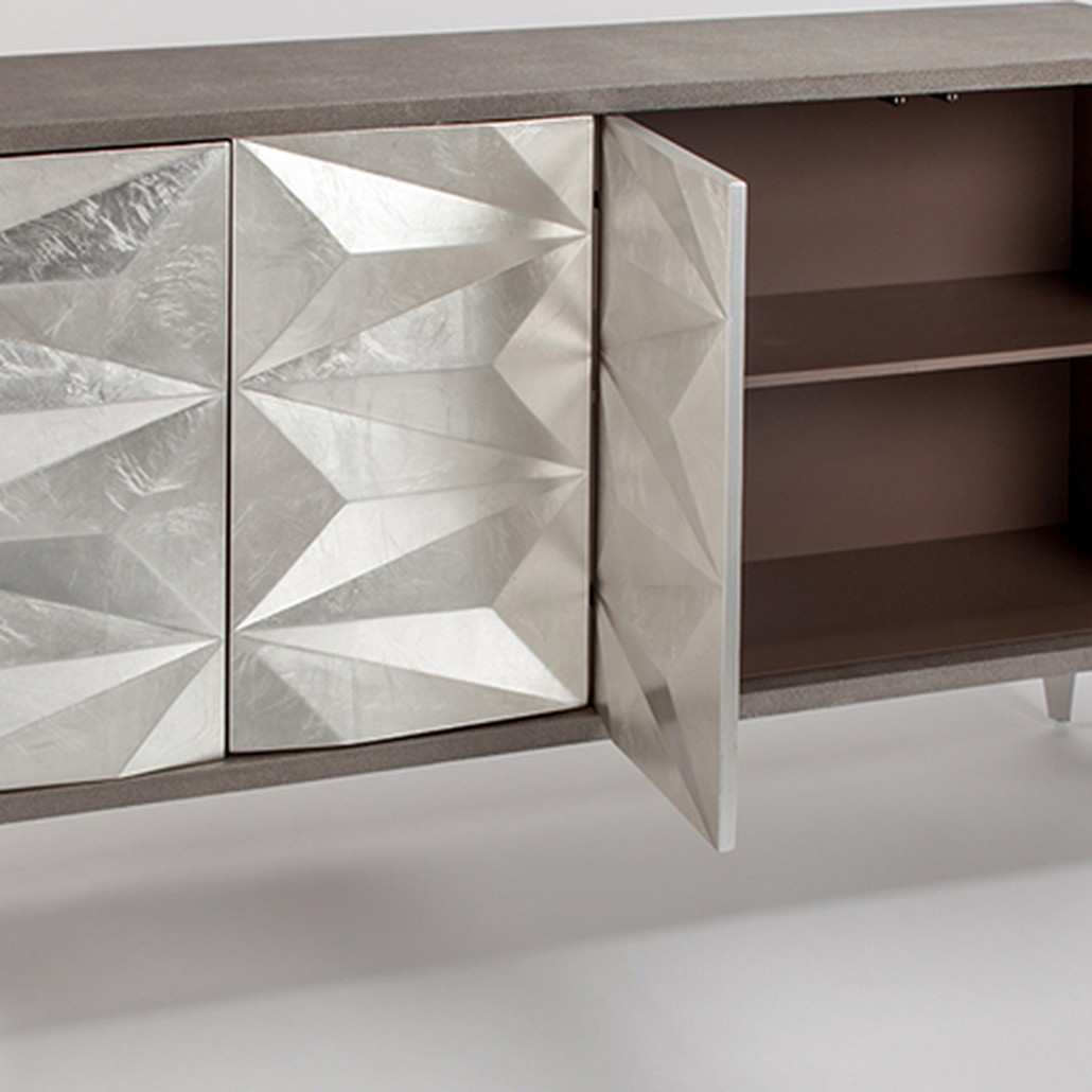 Комод с геометрическим рельефным фасадом Mirrored Doors Серебристый