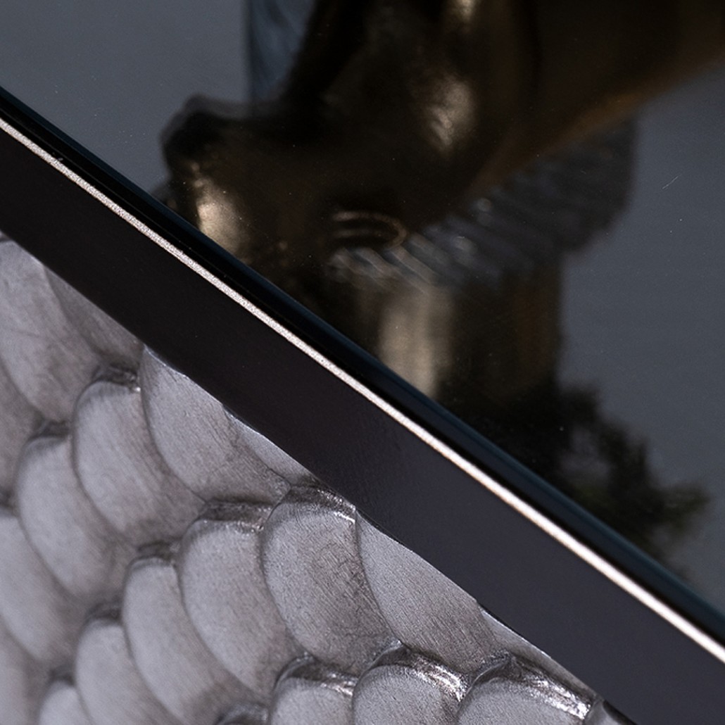 Комод с рельефным орнаментом Рыбья чешуя Fish scales Chest of drawers