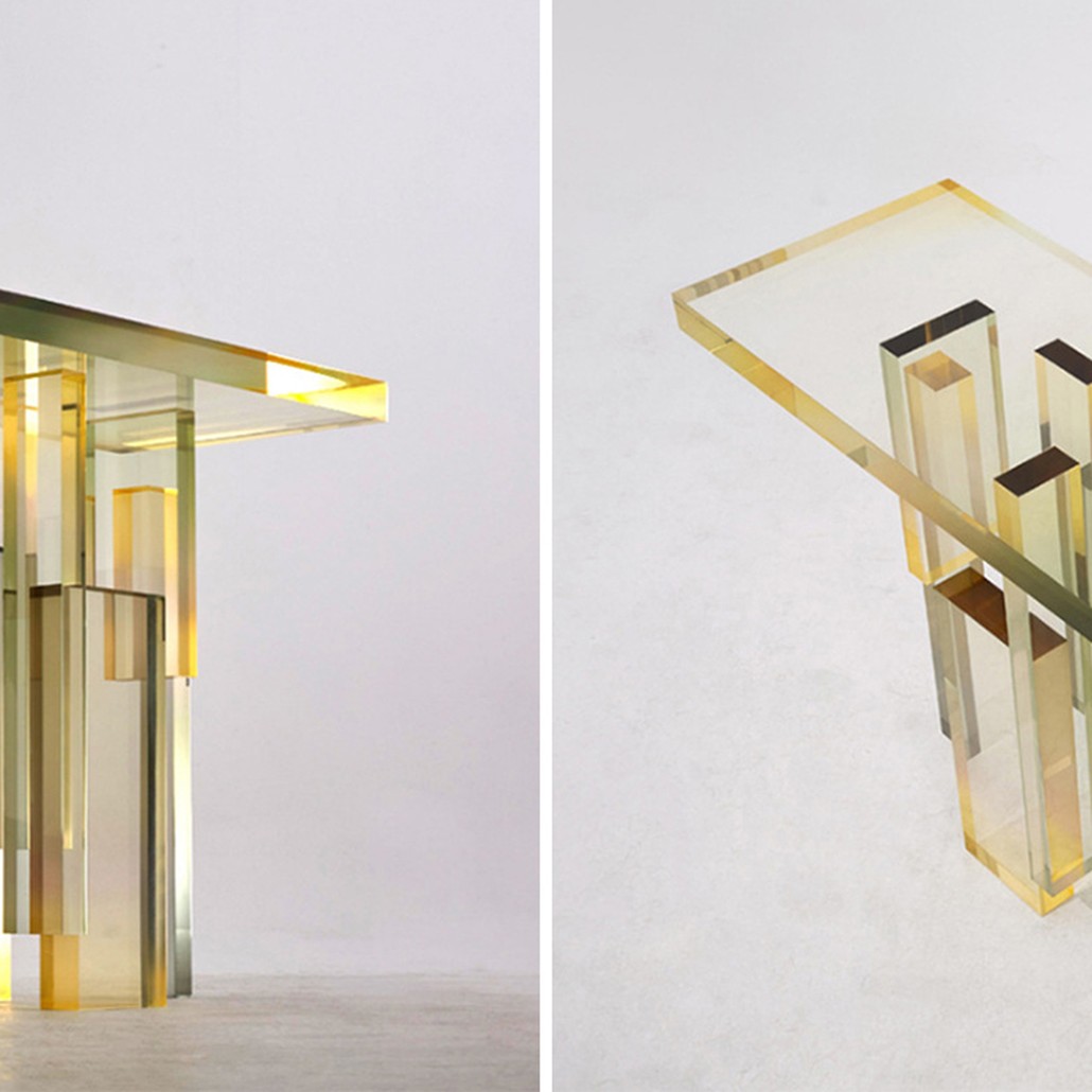 Консоль из акрила Gold Acrylic Console