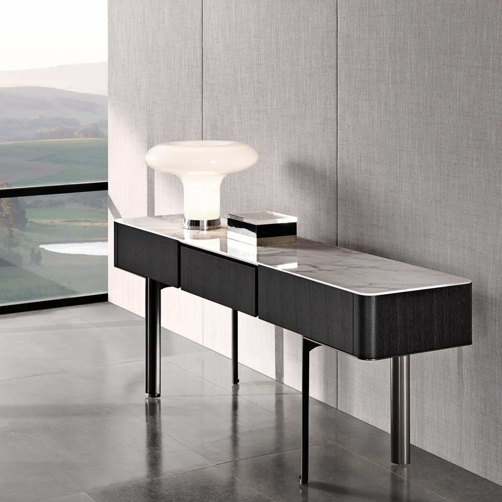 Консоль чёрная с позолоченной центральной частью Beyond Console