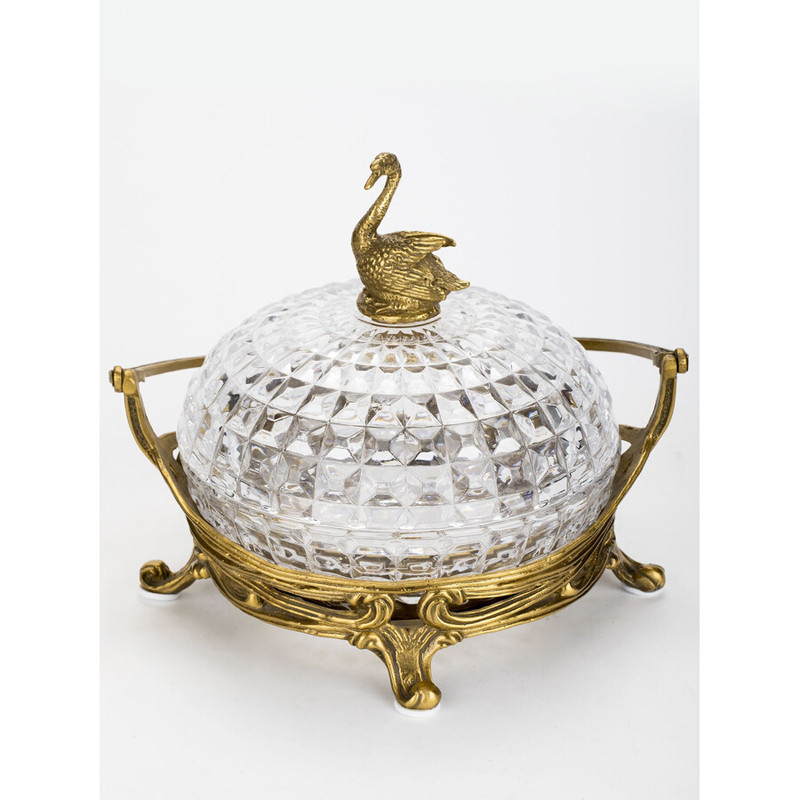 Конфетница из прозрачного рельефного стекла с ручкой и фигуркой лебедя Eden Garden