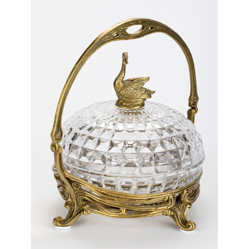 Конфетница из прозрачного рельефного стекла с ручкой и фигуркой лебедя Eden Garden