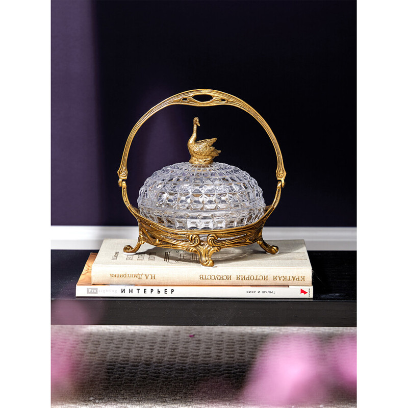 Конфетница из прозрачного рельефного стекла с ручкой и фигуркой лебедя Eden Garden
