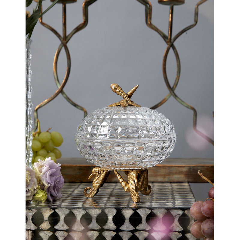 Конфетница прозрачная стеклянная на бронзовых ножках в виде морских коньков с крышкой в виде ракушки Eden Garden