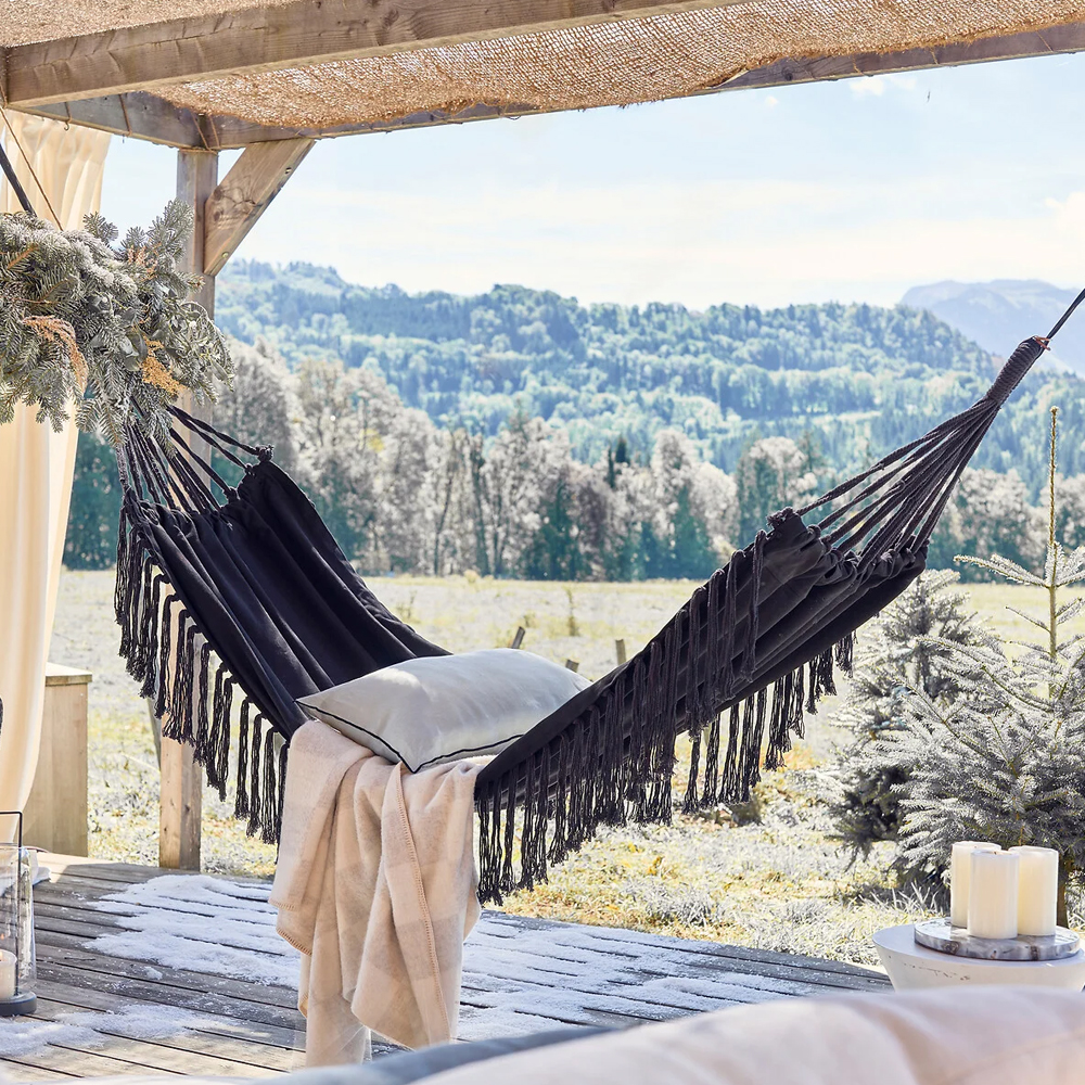 Корзина с крышкой из плетеной рисовой соломы Safiri Wicker Basket