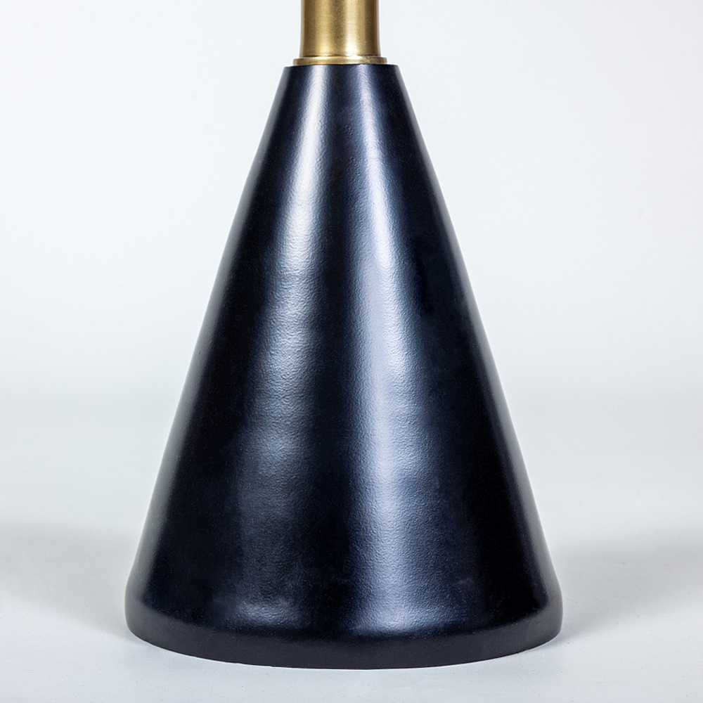 Кофейный столик с металлической столешницей Amphibian