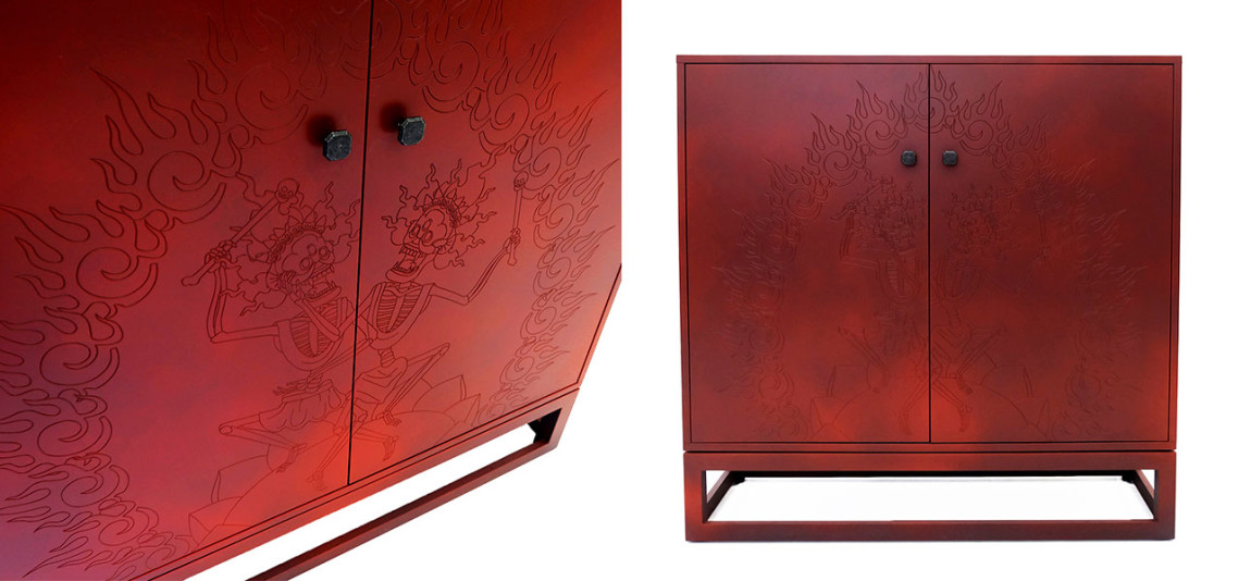 Красный комод с рельефным рисунком Red Dresser India