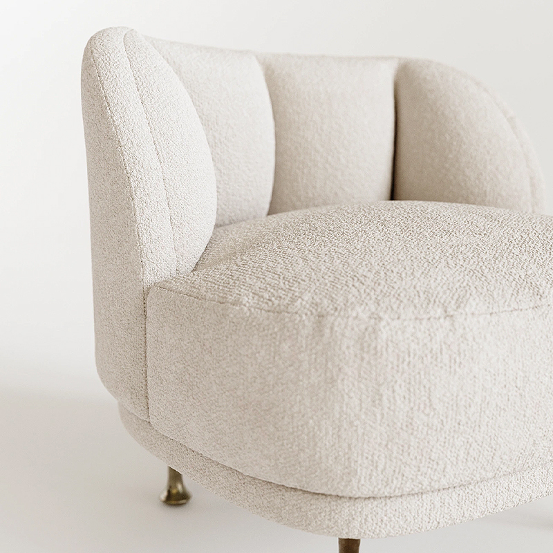 Кресло Briancon с полукруглой спинкой на металлических ножках