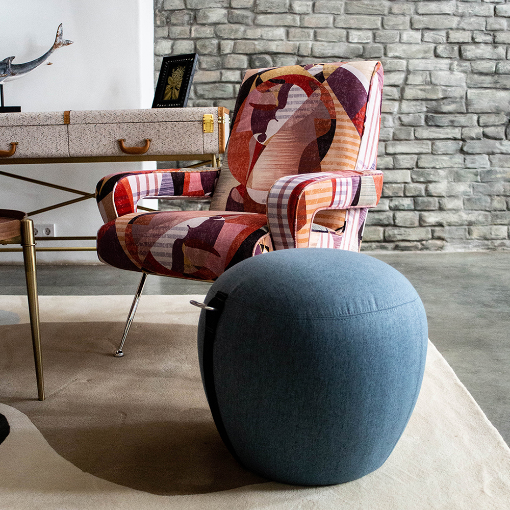 Кресло Face Geometric Print Armchair