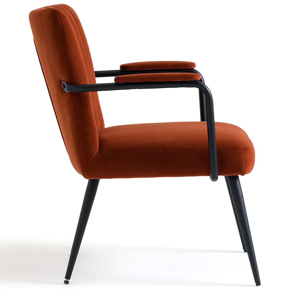 Кресло бархатное с подлокотниками на металлическом каркасе Oriel Retro Armchair