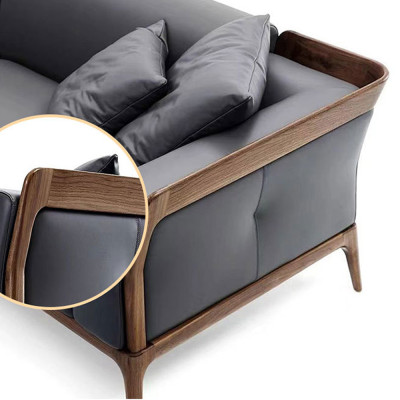 Кресло большое c каркасом из массива дерева Walnut Armchair