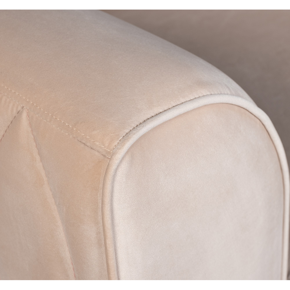 Кресло велюровое бежевое Cubic Silhouette