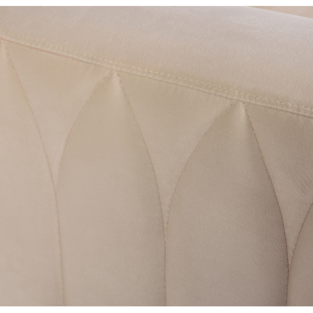 Кресло велюровое бежевое Cubic Silhouette