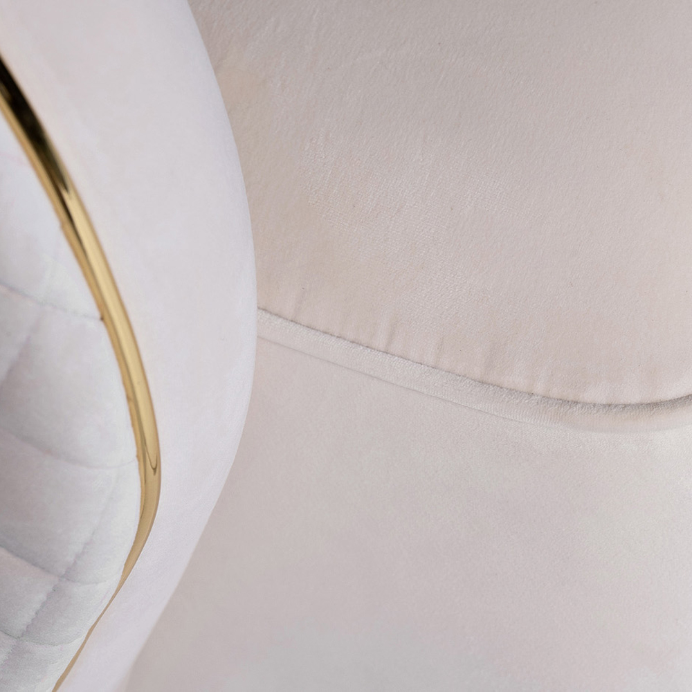 Кресло велюровое оттенка слоновой кости с простроченной спинкой Perfect Comfort