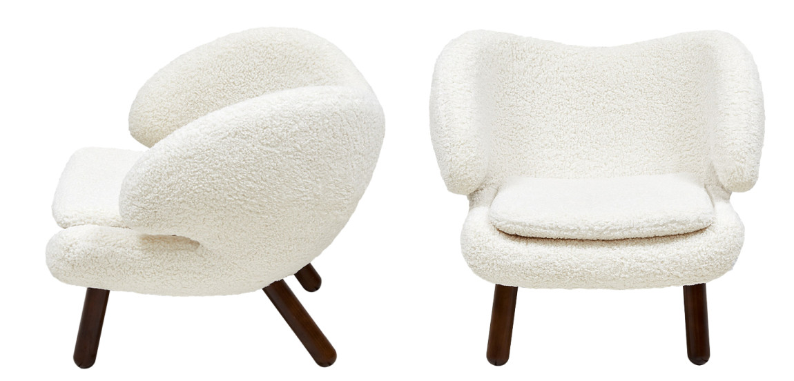 Кресло из белой ткани букле с ножками из массива ясеня Boucle Caldwell White Armchair