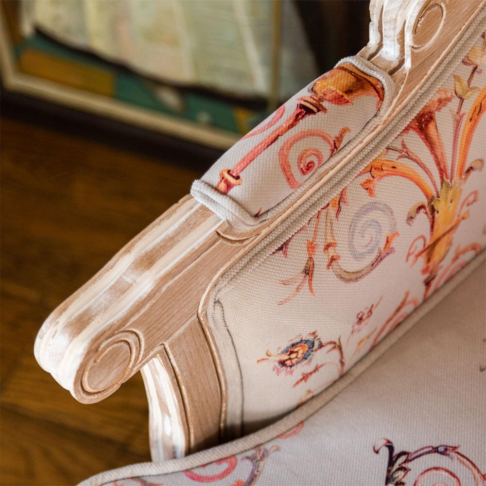 Кресло из массива бука серое с растительным орнаментом Raffael Floral Grey Armchair