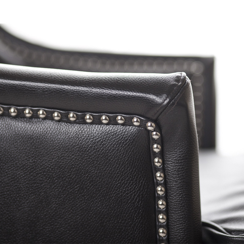 Кресло из натуральной кожи на 4-х деревянных ножках из массива бука Daniel Leather Armchair black